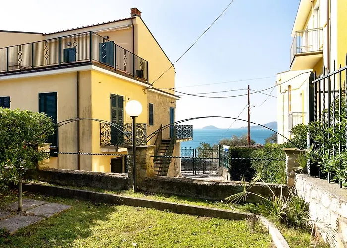 Apartments Tellaro