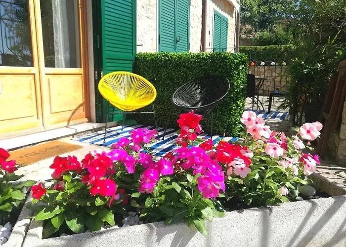 Apartments Tellaro